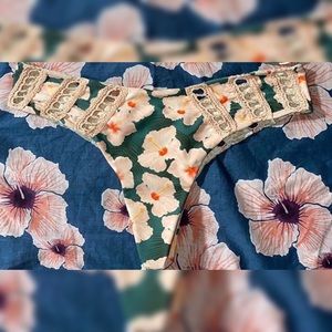 ❌SOLD❌ BNWOT• Acacia Mahalo Chuns- $85 shipped ♈️